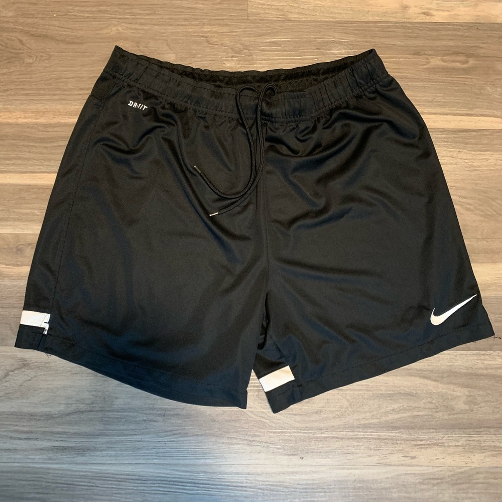 Medium Nike shorts ✅